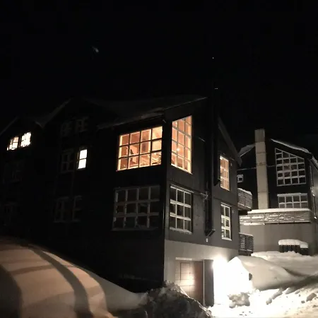 Penthouse By The Lift, 4 Bedrooms, 2 Living
